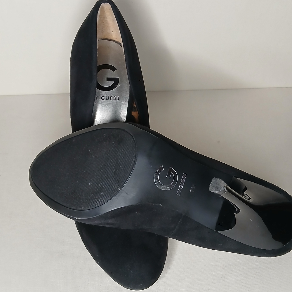 G by Guess Black Suede Heels Leopard Print Lining Size 7 Pumps - Picture 5 of 9